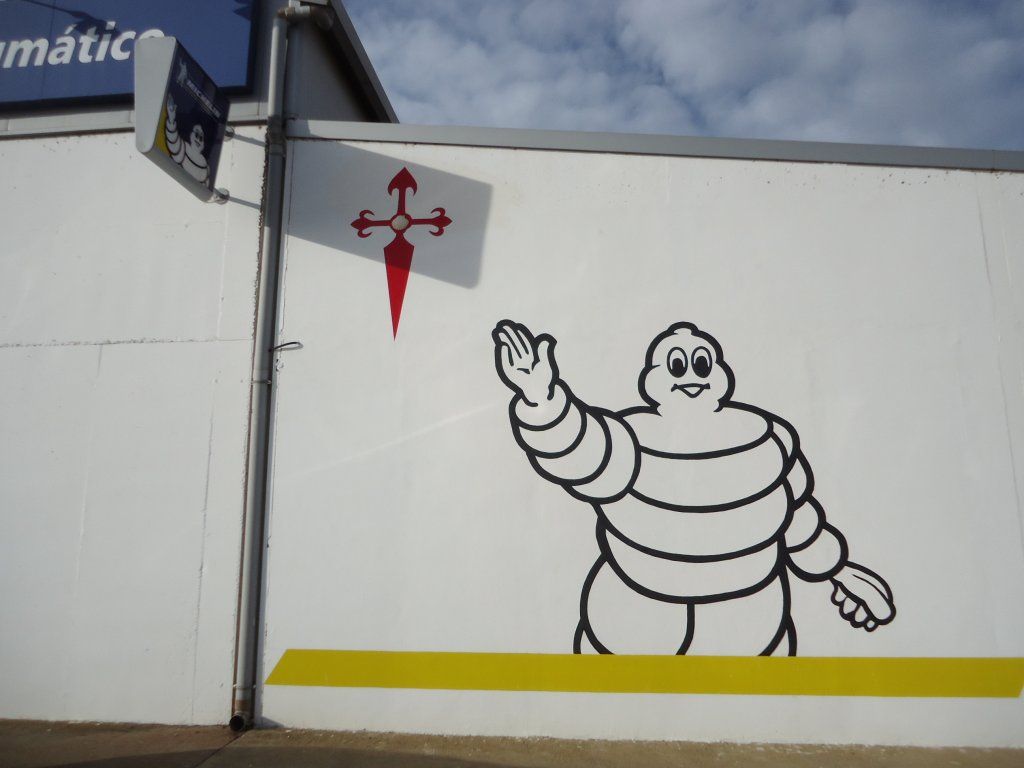 Neumáticos Auxibio Antolín pared